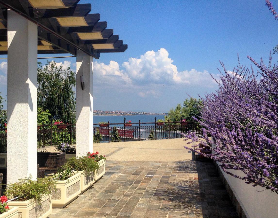 Garden Apartments In Santa Marina Village Sozopol Exterior foto